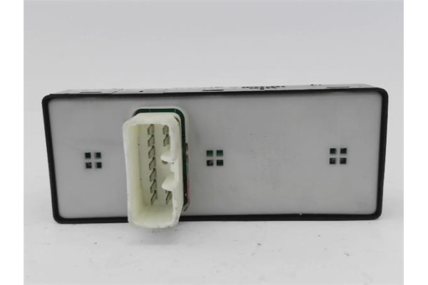Recambio de mando elevalunas delantero izquierdo para kia carnival 2.9 td referencia OEM IAM K54D6635044  