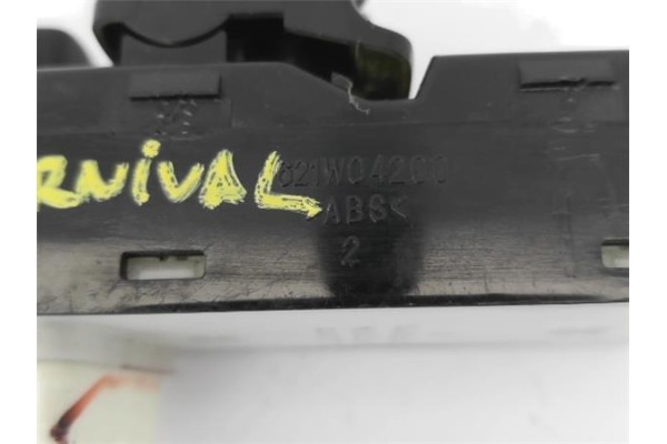 Recambio de mando elevalunas delantero izquierdo para kia carnival 2.9 td referencia OEM IAM K54D6635044  