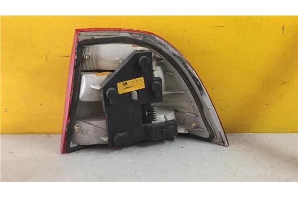 Recambio de piloto trasero izquierdo para opel vectra b berlina 1.8 básico (1999) referencia OEM IAM 90568047  