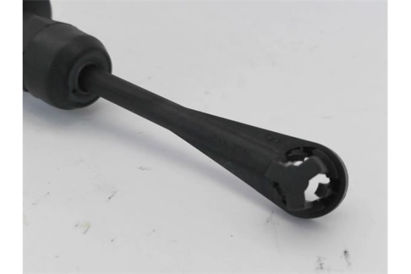 Recambio de bomba de embrague para nissan qashqai (j10) 1.6 360 referencia OEM IAM 2261311 30610ET000 