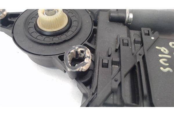 Recambio de motor elevalunas trasero izquierdo para volkswagen golf v plus (5m1) 2.0 tdi 16v referencia OEM IAM   