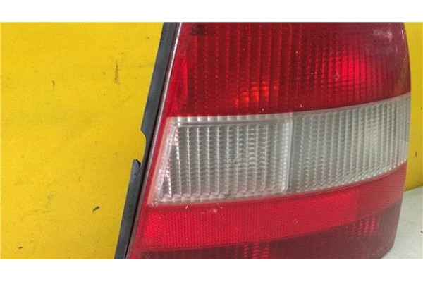Recambio de piloto trasero derecho para opel vectra b berlina 2.0 básico (1999) referencia OEM IAM 37360748  