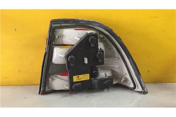 Recambio de piloto trasero izquierdo para opel vectra b berlina 2.0 básico (1999) referencia OEM IAM 90568047  