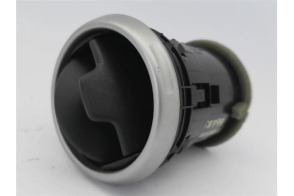 Recambio de rejilla entrada de aire para nissan qashqai (j10) 1.6 360 referencia OEM IAM 68760JD10A P10670 