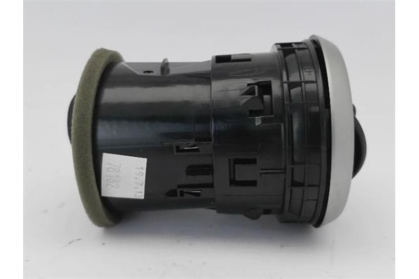 Recambio de rejilla entrada de aire para nissan qashqai (j10) 1.6 360 referencia OEM IAM 68760JD10A P10670 
