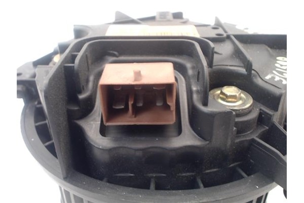 Recambio de ventilador calefaccion para audi a4 avant (8e) 1.9 tdi (96kw) referencia OEM IAM 8E1820021E K01000CCW 