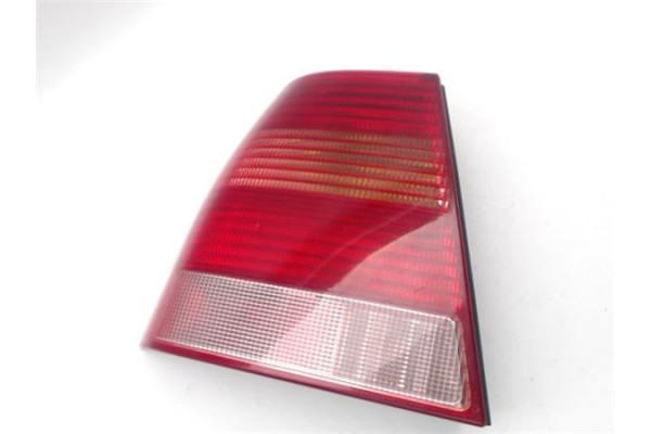 Recambio de piloto trasero izquierdo para volkswagen bora berlina (1j2) 1.6 referencia OEM IAM 1J5945095AA  