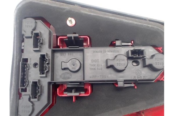 Recambio de piloto trasero izquierdo para volkswagen bora berlina (1j2) 1.6 referencia OEM IAM 1J5945095AA  