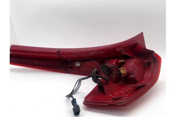 Recambio de piloto trasero derecho para citroen c4 berlina 1.6 exclusive plus referencia OEM IAM 6351T8  