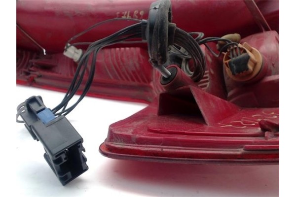 Recambio de piloto trasero derecho para citroen c4 berlina 1.6 exclusive plus referencia OEM IAM 6351T8  