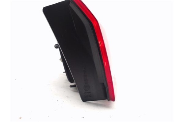 Recambio de piloto porton trasero izquierdo para renault laguna ii (bg0) 1.9 dci (bg1a, bg1w) referencia OEM IAM 8200262110  
