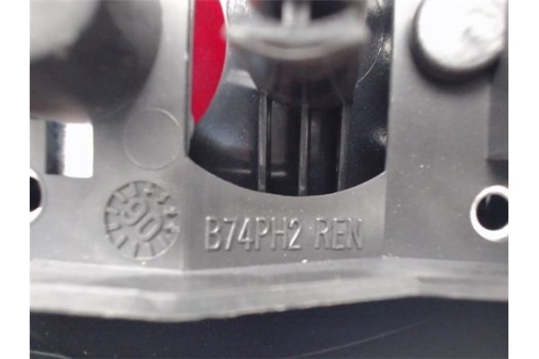 Recambio de piloto porton trasero izquierdo para renault laguna ii (bg0) 1.9 dci (bg1a, bg1w) referencia OEM IAM 8200262110  