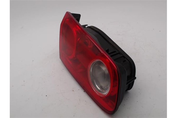 Recambio de piloto porton trasero izquierdo para renault laguna ii (bg0) 1.9 dci (bg1a, bg1w) referencia OEM IAM 8200262110  