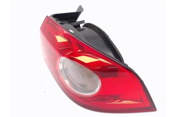 Recambio de piloto trasero derecho para renault laguna ii (bg0) 1.9 dci (bg1a, bg1w) referencia OEM IAM 8200262668  