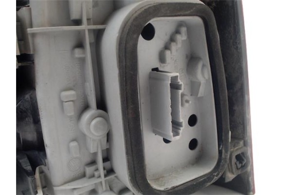 Recambio de piloto trasero izquierdo para volkswagen polo iv (9n1) 1.4 tdi referencia OEM IAM 6Q6945095G  