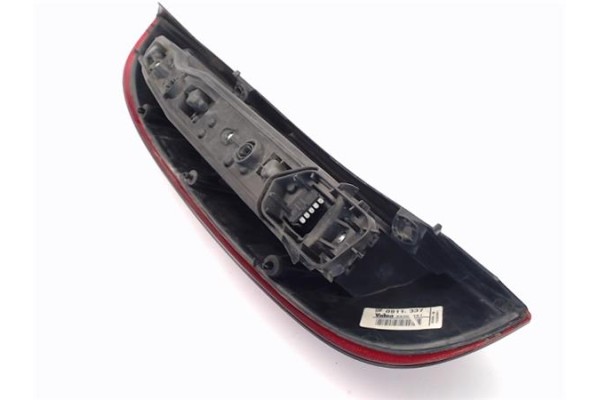 Recambio de piloto trasero derecho para opel corsa c 1.2 referencia OEM IAM 1222057  