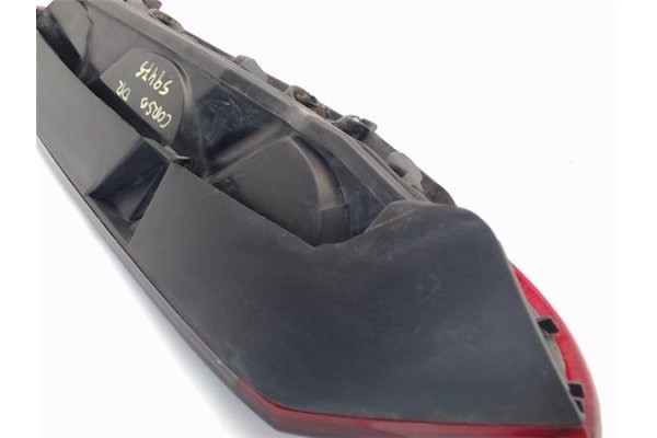 Recambio de piloto trasero derecho para opel corsa c 1.2 referencia OEM IAM 1222057  