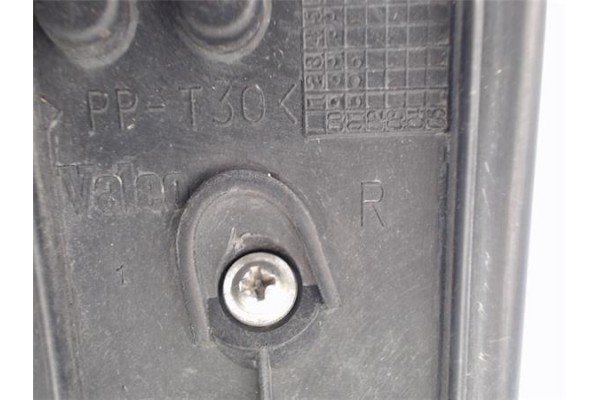 Recambio de piloto trasero derecho para opel corsa c 1.2 referencia OEM IAM 1222057  
