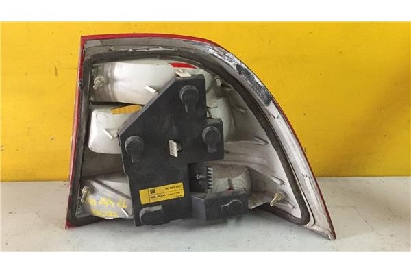Recambio de piloto trasero izquierdo para opel vectra b berlina 1.7 básico (1999) referencia OEM IAM 90568047  