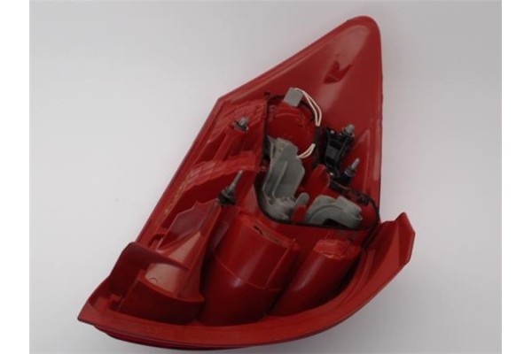 Recambio de piloto trasero derecho para toyota auris (e15) 2.0 d-4d referencia OEM IAM 8155102400  