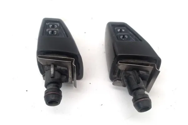 Recambio de eyector lavafaros derecho para bmw serie x3 (e83) 3.0i referencia OEM IAM 61660307508 61670308841 