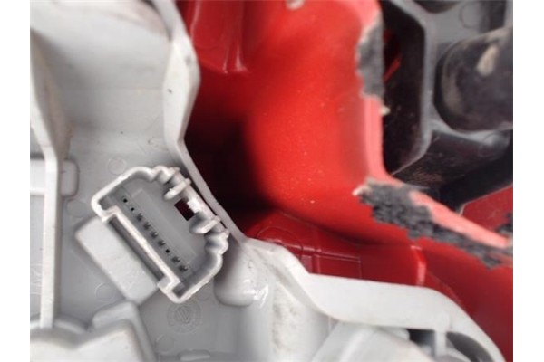 Recambio de piloto trasero derecho para toyota auris (e15) 2.0 d-4d referencia OEM IAM 8155102400  