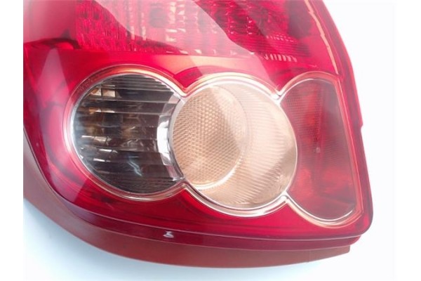 Recambio de piloto trasero derecho para toyota auris (e15) 2.0 d-4d referencia OEM IAM 8155102400  