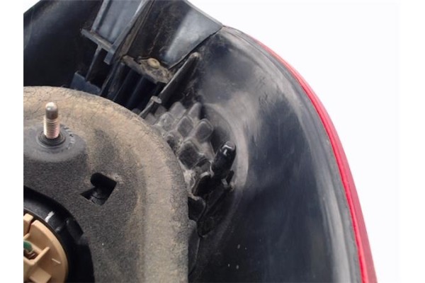 Recambio de piloto trasero izquierdo para toyota corolla (e11) 1.4 (ee111_) referencia OEM IAM 815601E090  