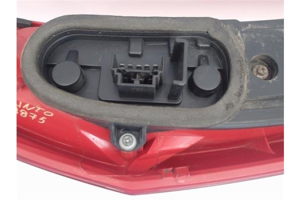 Recambio de piloto trasero izquierdo para fiat ii punto (188) berlina 1.2 60 (188.030, .050, .130, .150, .230, .250) referencia 