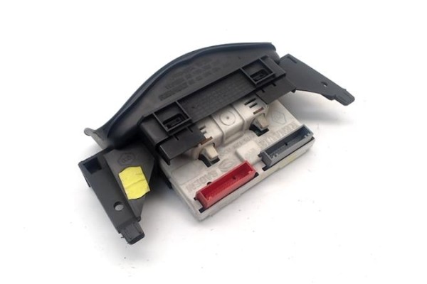 Recambio de display para renault clio ii fase i (b/cb0) 1.5 dci (b/cb07) referencia OEM IAM P8200028364  