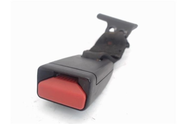 Recambio de anclaje cinturon trasero izquierdo para peugeot 208 1.4 active referencia OEM IAM   