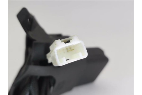 Recambio de anclaje cinturon trasero central para toyota corolla (e21) híbrido hybrid active referencia OEM IAM 309104610AA 1152