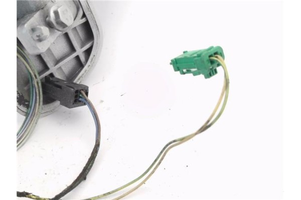 Recambio de retrovisor electrico izquierdo para citroen c4 berlina 1.4 collection referencia OEM IAM 96467083 E9024287 