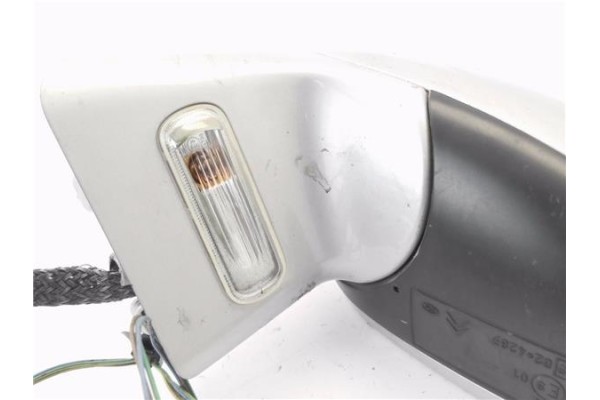 Recambio de retrovisor electrico izquierdo para citroen c4 berlina 1.4 collection referencia OEM IAM 96467083 E9024287 