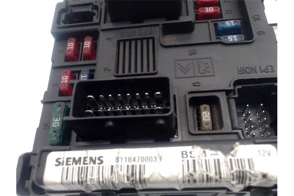 Recambio de caja fusibles/rele para citroen c5 berlina 1.8 16v (dc6fzb, dc6fze) referencia OEM IAM 9646498880 6500Y3 
