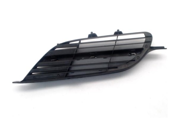 Recambio de rejilla paragolpes delantero derecha para nissan almera tino (v10m) 2.2 di referencia OEM IAM 62074BU300  