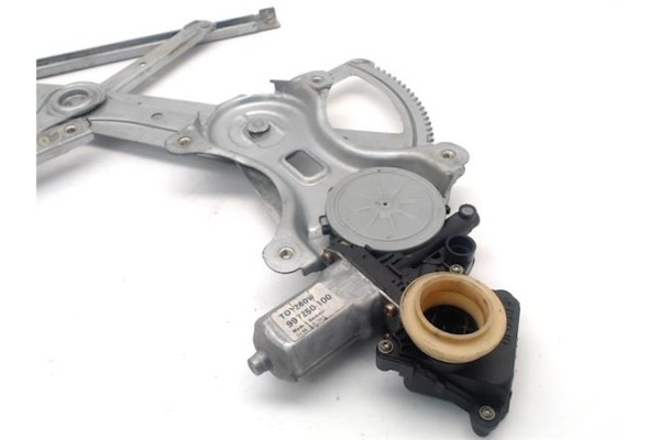 Recambio de elevalunas electrico delantero derecho para toyota corolla verso (r1) 1.8 sol referencia OEM IAM 698100F010  