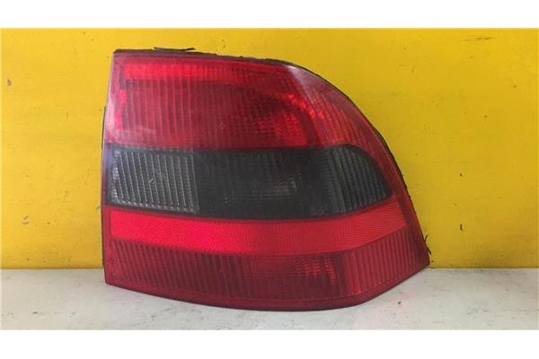 Recambio de piloto trasero derecho para opel vectra b berlina 2.0 básico (1999) referencia OEM IAM 90568052  
