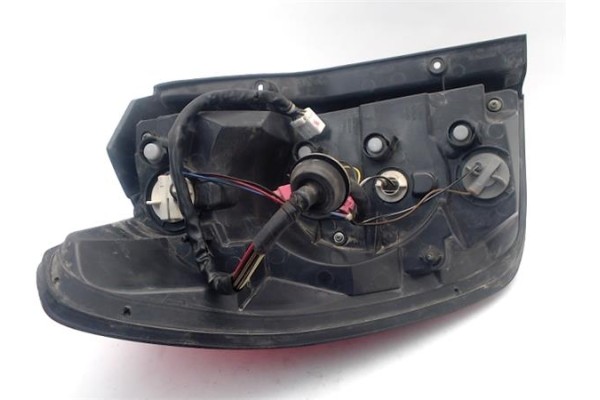 Recambio de piloto trasero derecho para chevrolet captiva 2.0 d referencia OEM IAM 96626996  