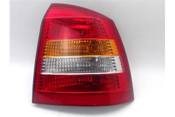 Recambio de piloto trasero derecho para opel astra g berlina 1.6 referencia OEM IAM 6223020  