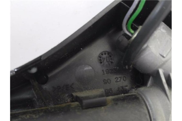 Recambio de anclaje cinturon delantero izquierdo para citroen c2 1.4 hdi referencia OEM IAM 96437498 TRW33022955 
