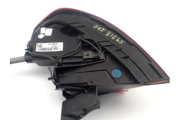 Recambio de piloto trasero izquierdo para renault megane iv berlina 5p 1.2 experience referencia OEM IAM 265554829R  