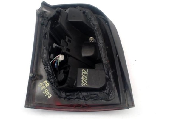 Recambio de piloto trasero derecho para nissan micra (k11) 1.3 i 16v referencia OEM IAM 265546F600  