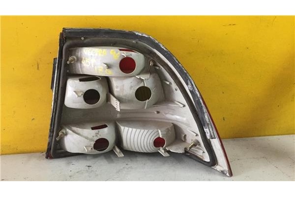 Recambio de piloto trasero izquierdo para opel vectra b berlina 2.0 básico (1999) referencia OEM IAM 37370748  
