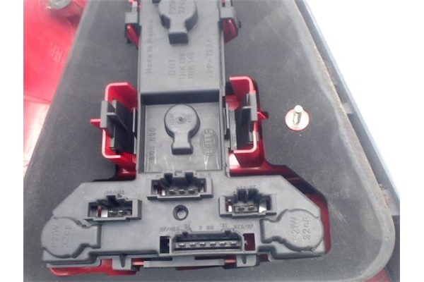 Recambio de piloto trasero derecho para volkswagen bora berlina (1j2) 1.6 referencia OEM IAM 1J5945096AB  