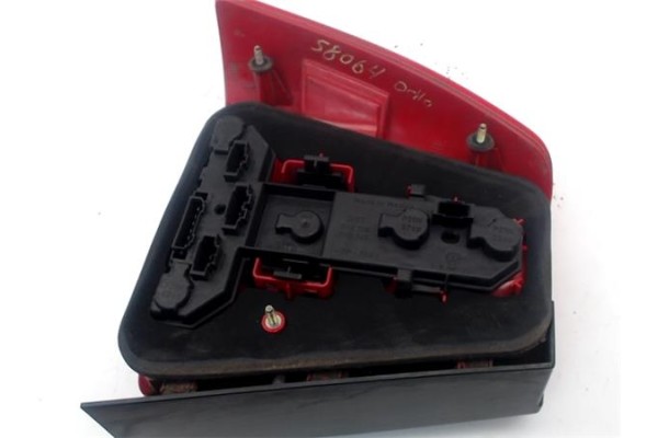 Recambio de piloto trasero derecho para volkswagen bora berlina (1j2) 1.6 referencia OEM IAM 1J5945096AB  