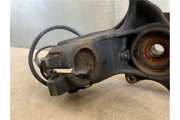 Recambio de mangueta delantero derecha para citroen c3 1.4 attraction referencia OEM IAM 364796  