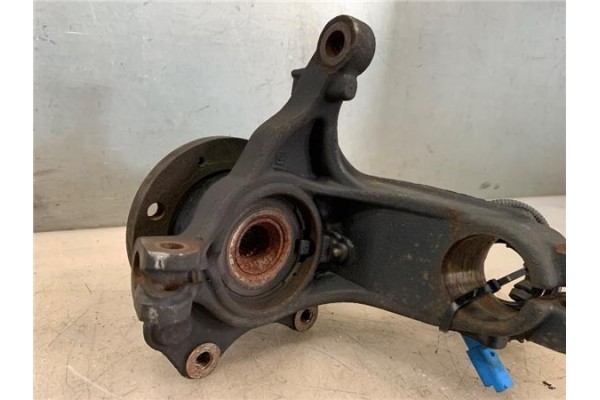 Recambio de mangueta delantero izquierda para citroen c3 1.4 attraction referencia OEM IAM 364696  