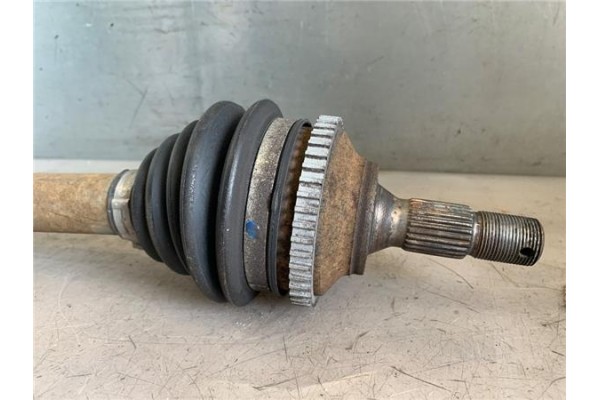 Recambio de palier delantero izquierdo para peugeot 206 1.6 hdi 110 referencia OEM IAM 3272AJ  
