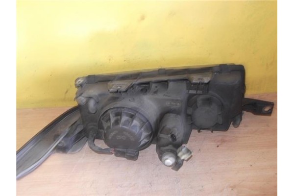 Recambio de faro delantero izquierdo para ssangyong musso 2.9 d referencia OEM IAM 8310105600X  